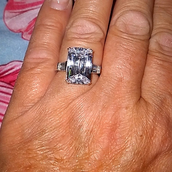 12 carat ring White Sapphire sterling silver size 7 - Picture 3 of 6